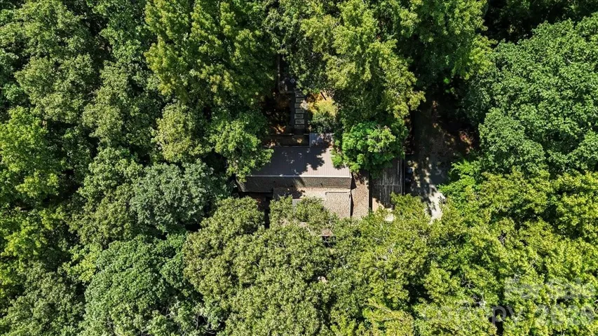Nice, private wooded location