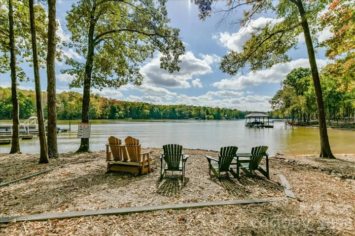 The Vineyards provides an amazing lakeside lifestyle