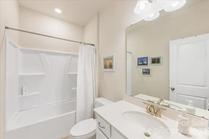 Upstairs hall bathroom