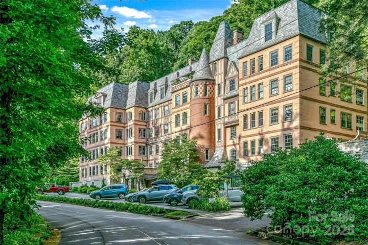 Welcome to Longchamp located across from the Grove Park Inn.
