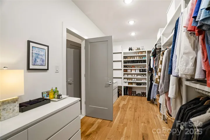 Walk-in Closet