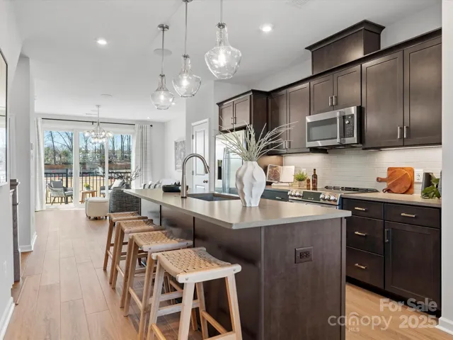 Large Central Island Ideal for Entertaining and Casual Dining.