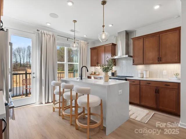 Gourmet Kitchen Layout Designed to Live Effortlessly.