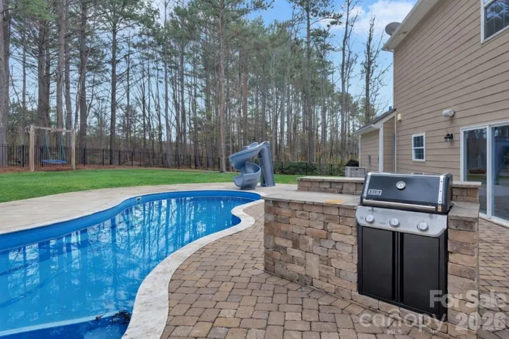 BBQ built in