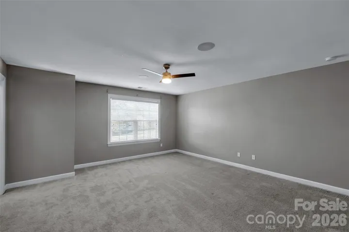 large bedroom / bonus
