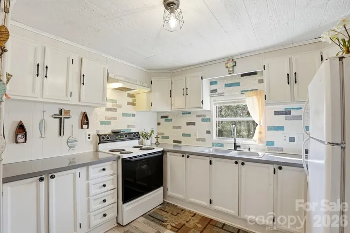 Adorable kitchen at 343 Carr Road!