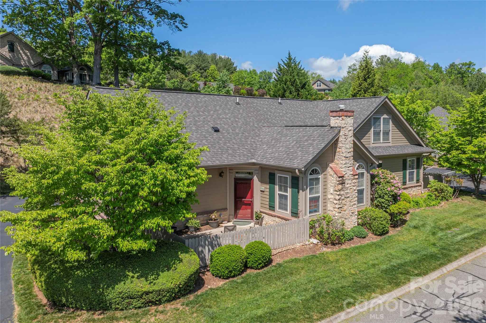 122 Outlook Circle, Swannanoa, North Carolina 28778