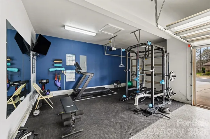 3rd car used as a gym