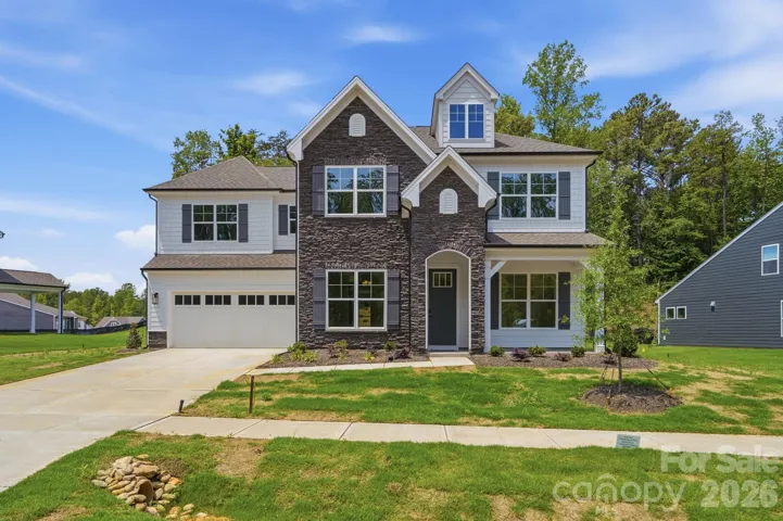 Homesite 90 features a Colfax E floorplan