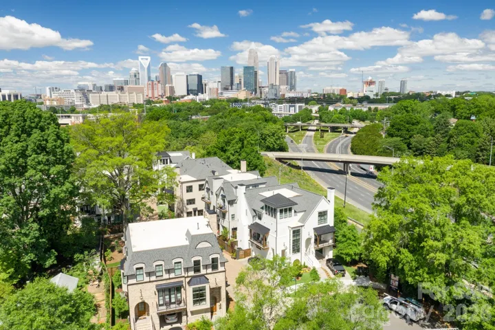 An ideal in-town setting just moments from Uptown Charlotte