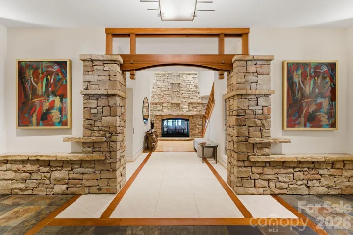 Foyer. 