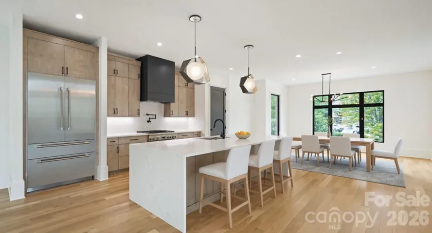Virtually staged - Kitchen/Dining Room