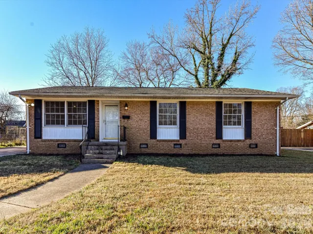 Welcome to 4008 Dunwoody Drive!