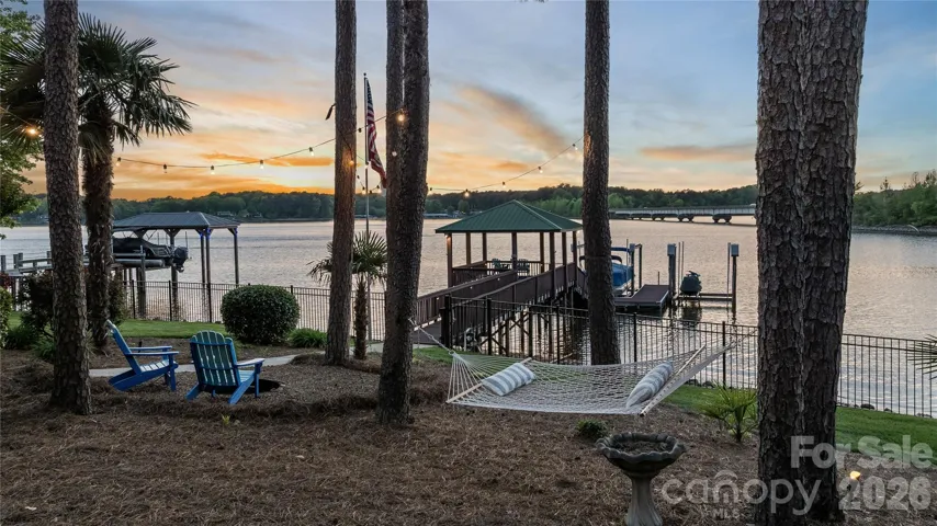 West-facing sunset view over Lake Norman.