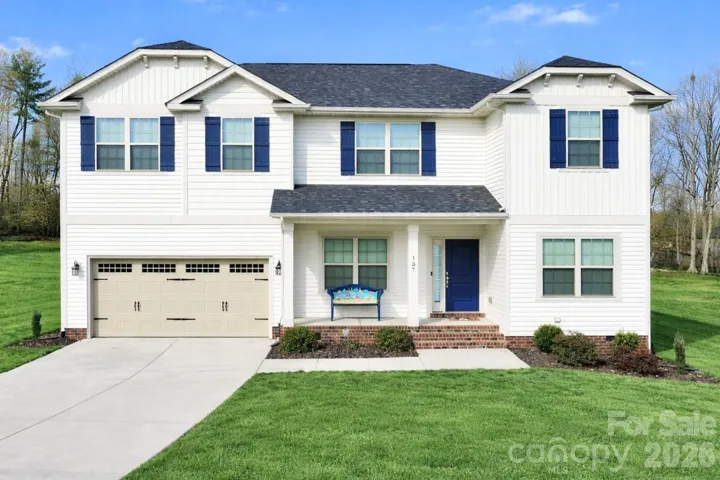 Welcome to 137 Northlake Dr.