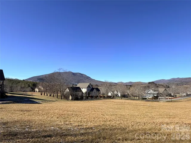 Beautiful Views of Mt. Jefferson.