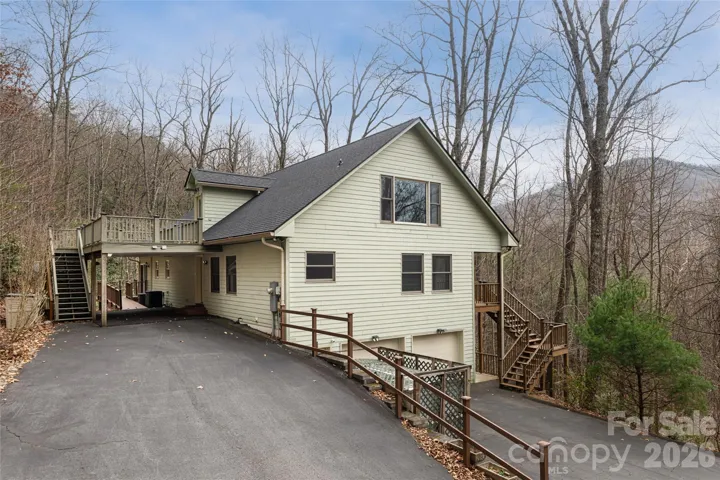 Welcome to 31 Timber Park Dr!