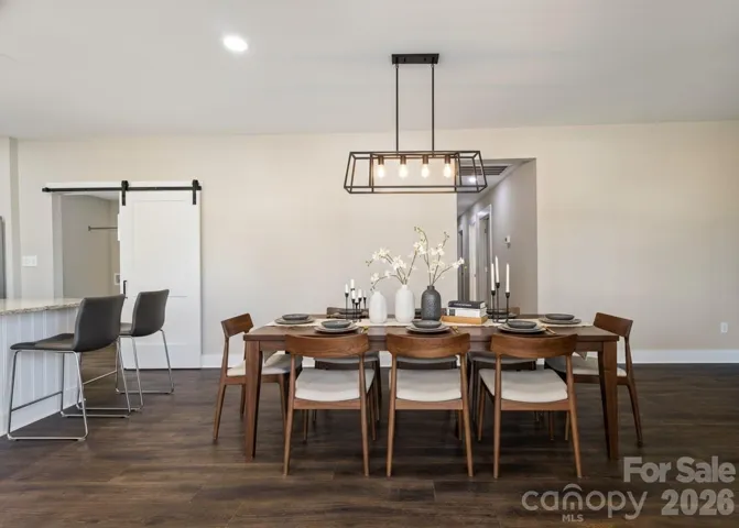 VIRTUALLY STAGED DINING AREA