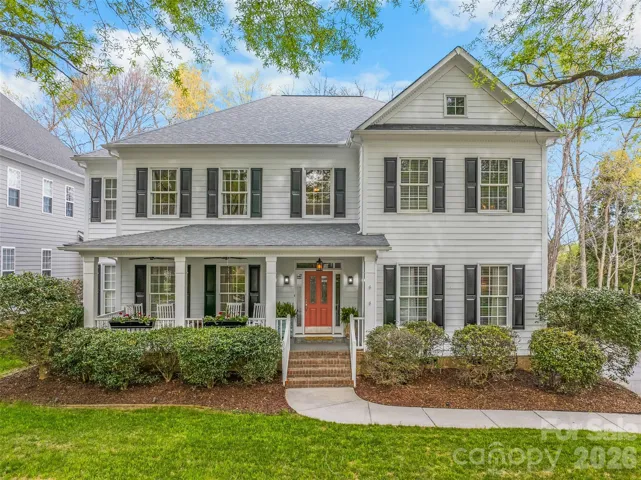 Welcome Home to 16040 Glen Miro