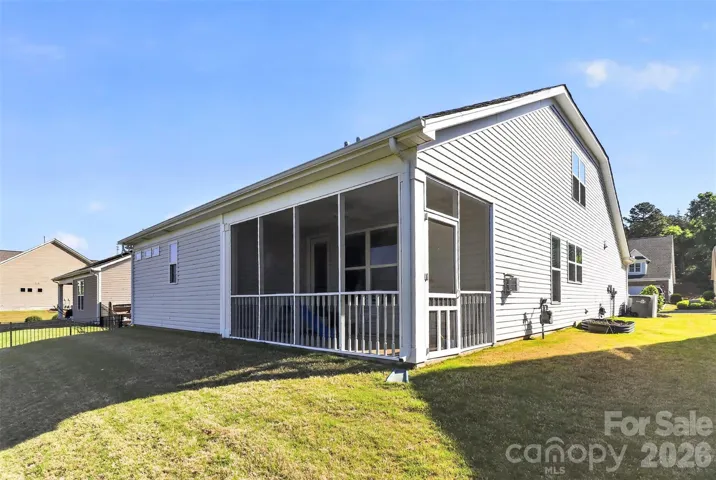 Screened in porch 
