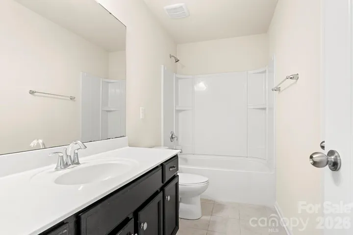 upstairs full bathroom