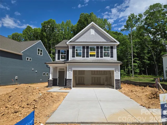 Homesite 4 features the Edinburg plan
