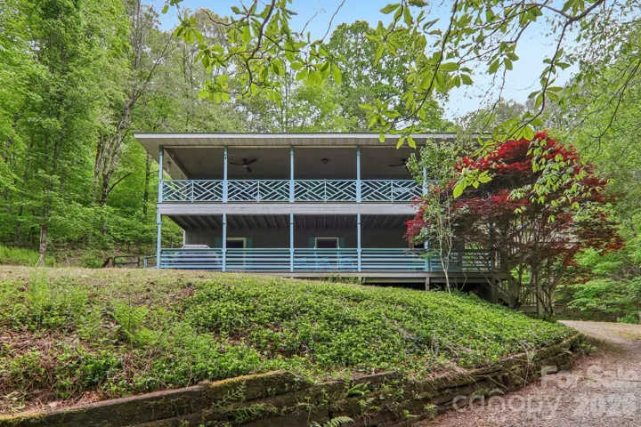 210 Spring Valley