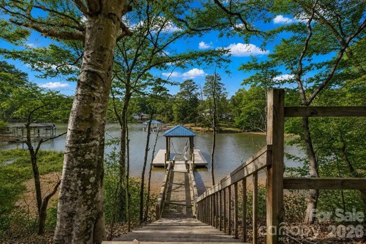 Enjoy Lake Wylie Living