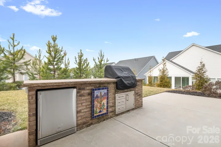 Built in outdoor kitchen space