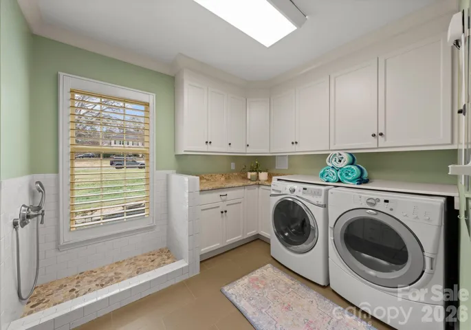 Laundry Room with Pet Spa 
