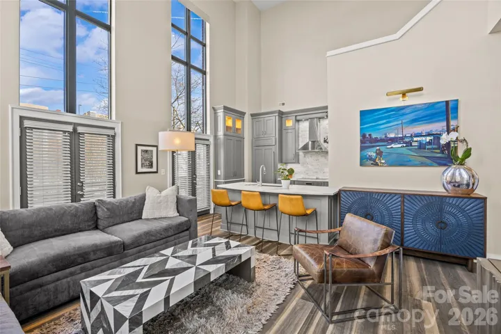 Welcome to 115 E Park Ave!