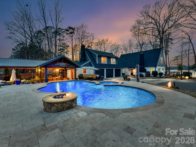 Welcome Home Poolside!