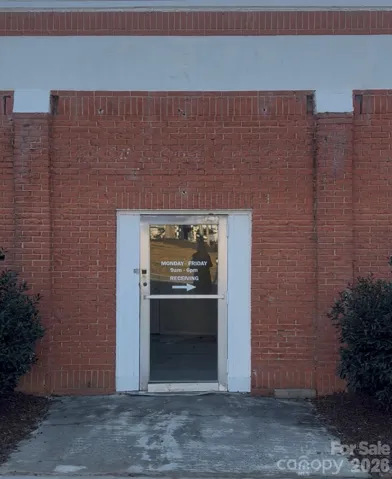4000+ sq ft brick building and warehouse