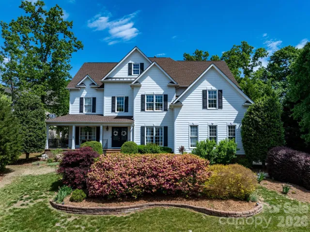 Welcome to 1201 Toteros Drive in Waxhaw's Lawson community!