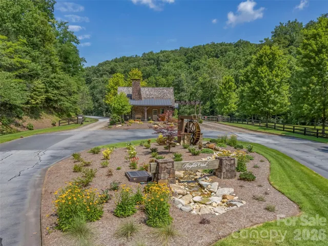 The greeter's cottage welcomes you to Brights Creek.