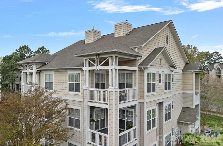 Corner unit balcony