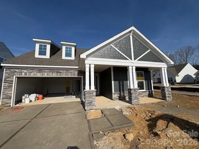 Homesite 132 features a Mayfair E