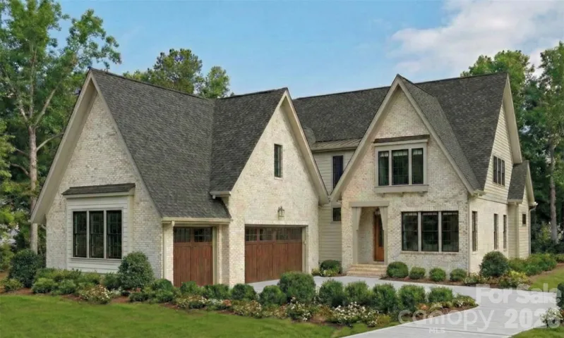 Images are for example purposes only. Finishes and layouts vary per home and are subject to change. Purchase agreements are the sole means of representation for what is included.