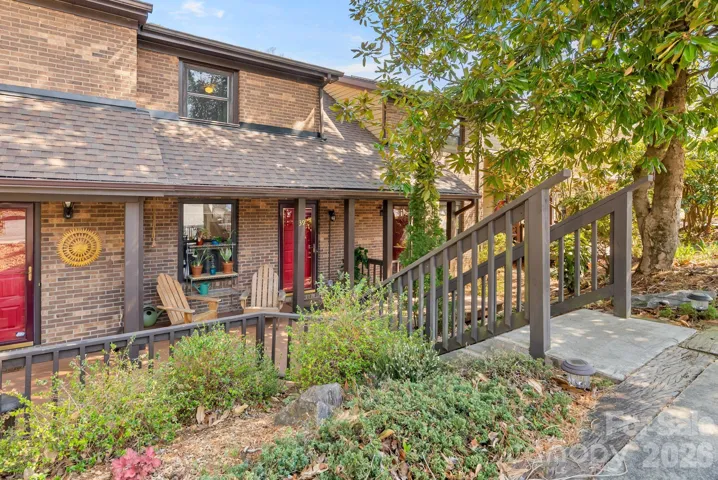 Lovely Oak Terrace Town Home