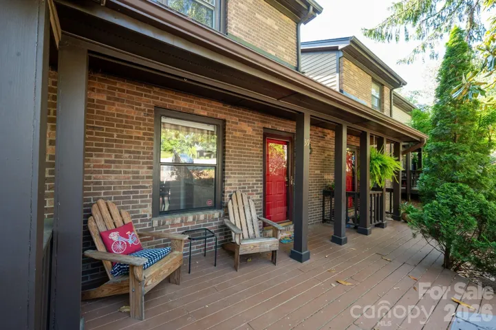 Beautiful Townhome Walkable to UNCA