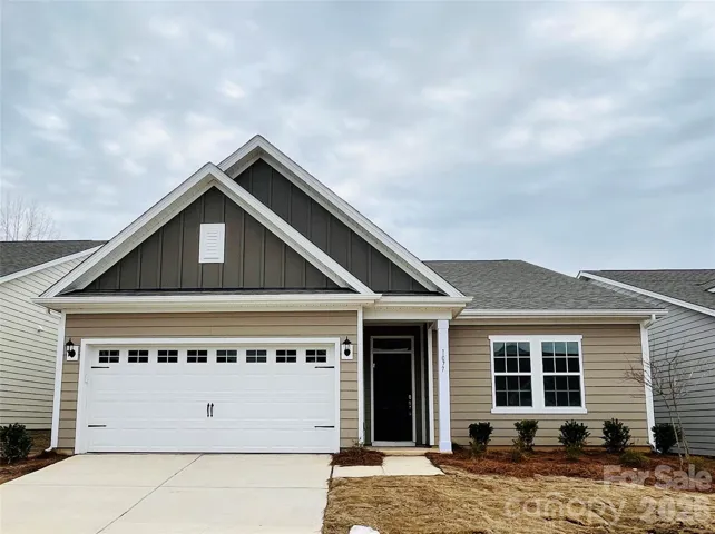 Welcome to 1077 Mapletree Lane!