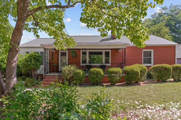4 Bedroom/2 Bathroom Brick Ranch