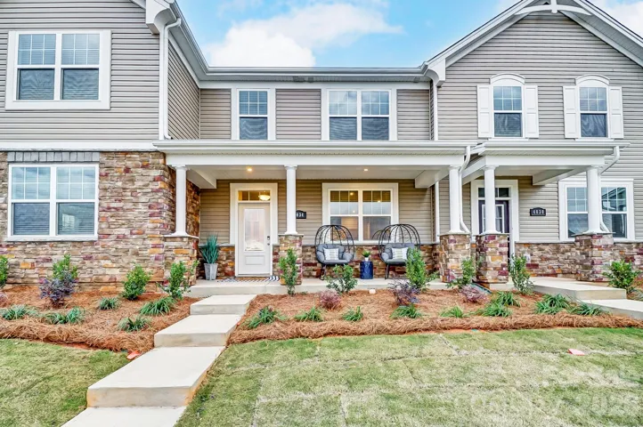 For representation purposes of floorplan only, actual homesite is under construction and design and structural options may vary