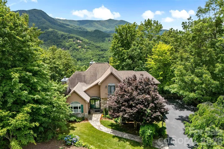 Beautiful home with stunning mountain views