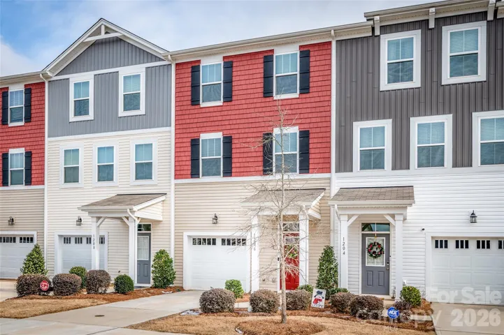 Well maintained, 3 story, 4 bed, 4 bath, townhome located in desirable community!