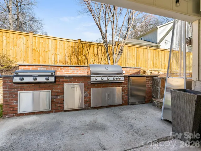 Outdoor Kitchen