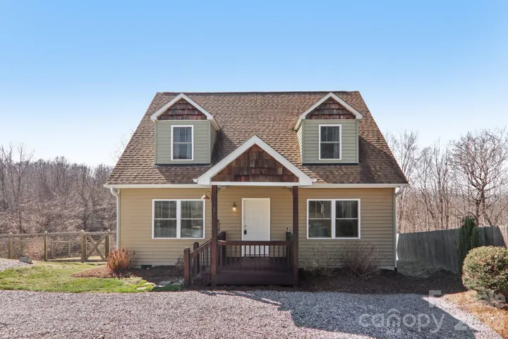 751 Hutch Mountain
