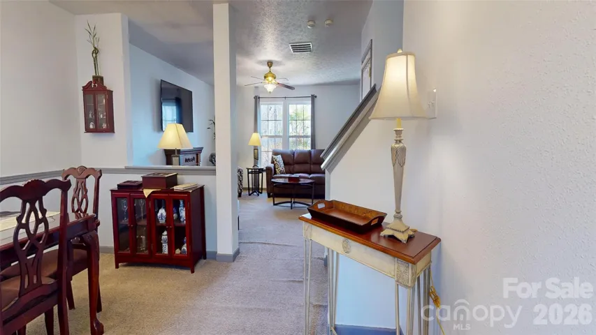 Entryway/Dining