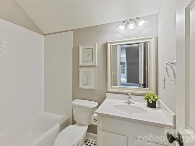 Third Floor Full Bath