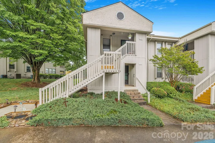 welcome to 1801 Abbey Circle. Ground level condo, easy access, renovated and more in ready!